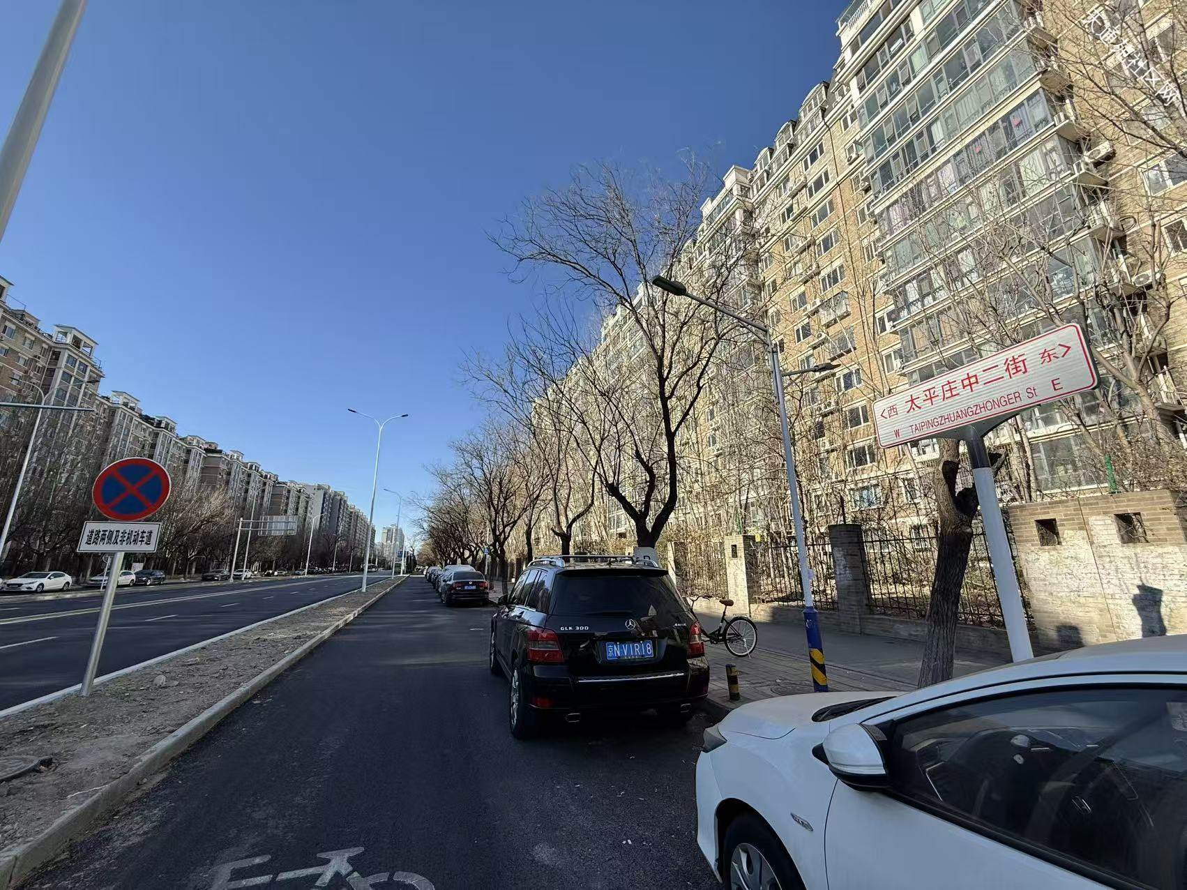 太平庄中二街尚未贴条,北二南门车少了一些