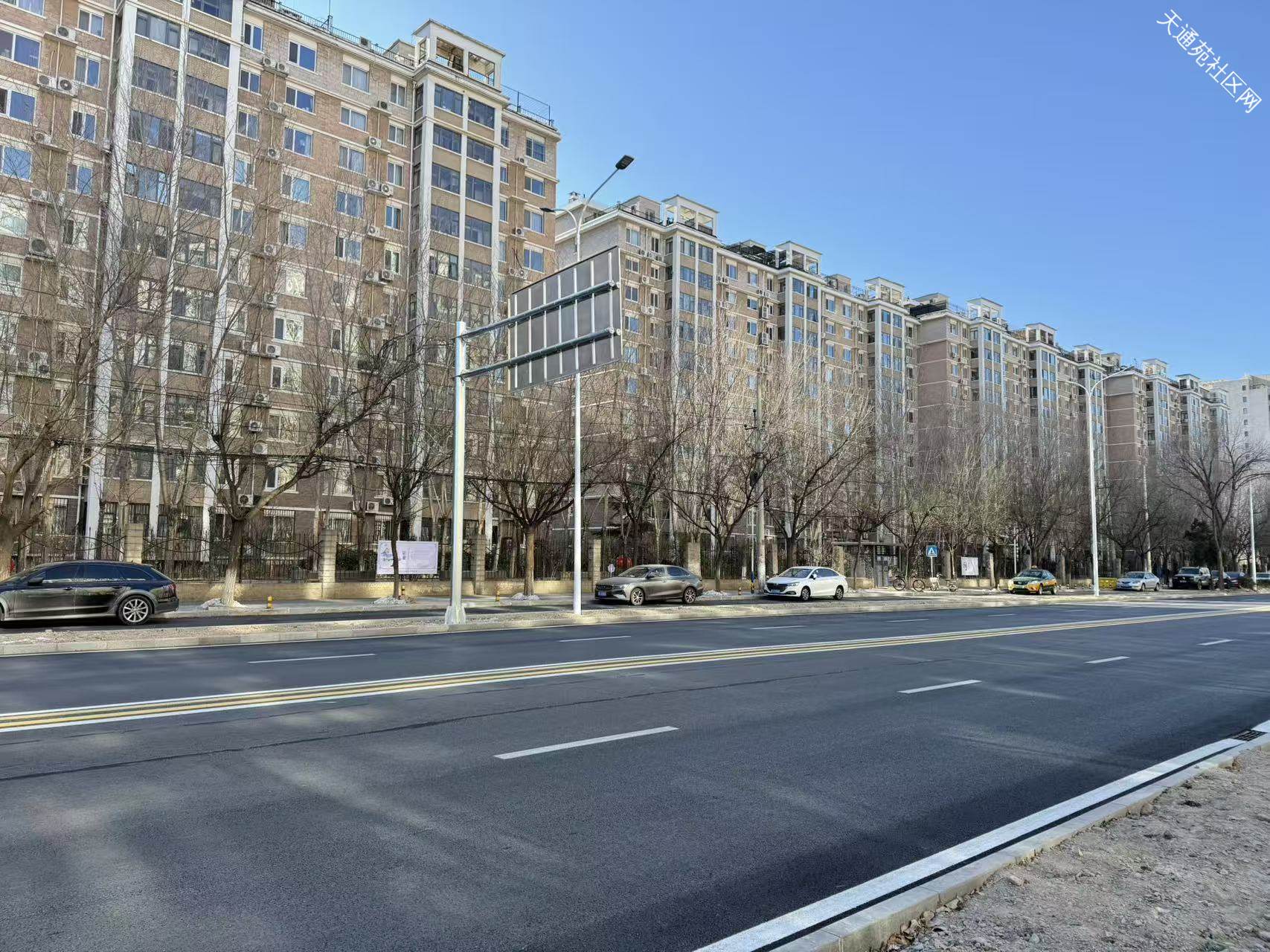 太平庄中二街尚未贴条,北二南门车少了一些