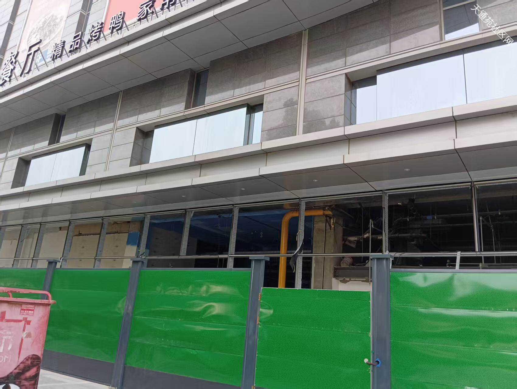 实拍!多图直击DT51商场进度,龙德广场南侧logo已拆除