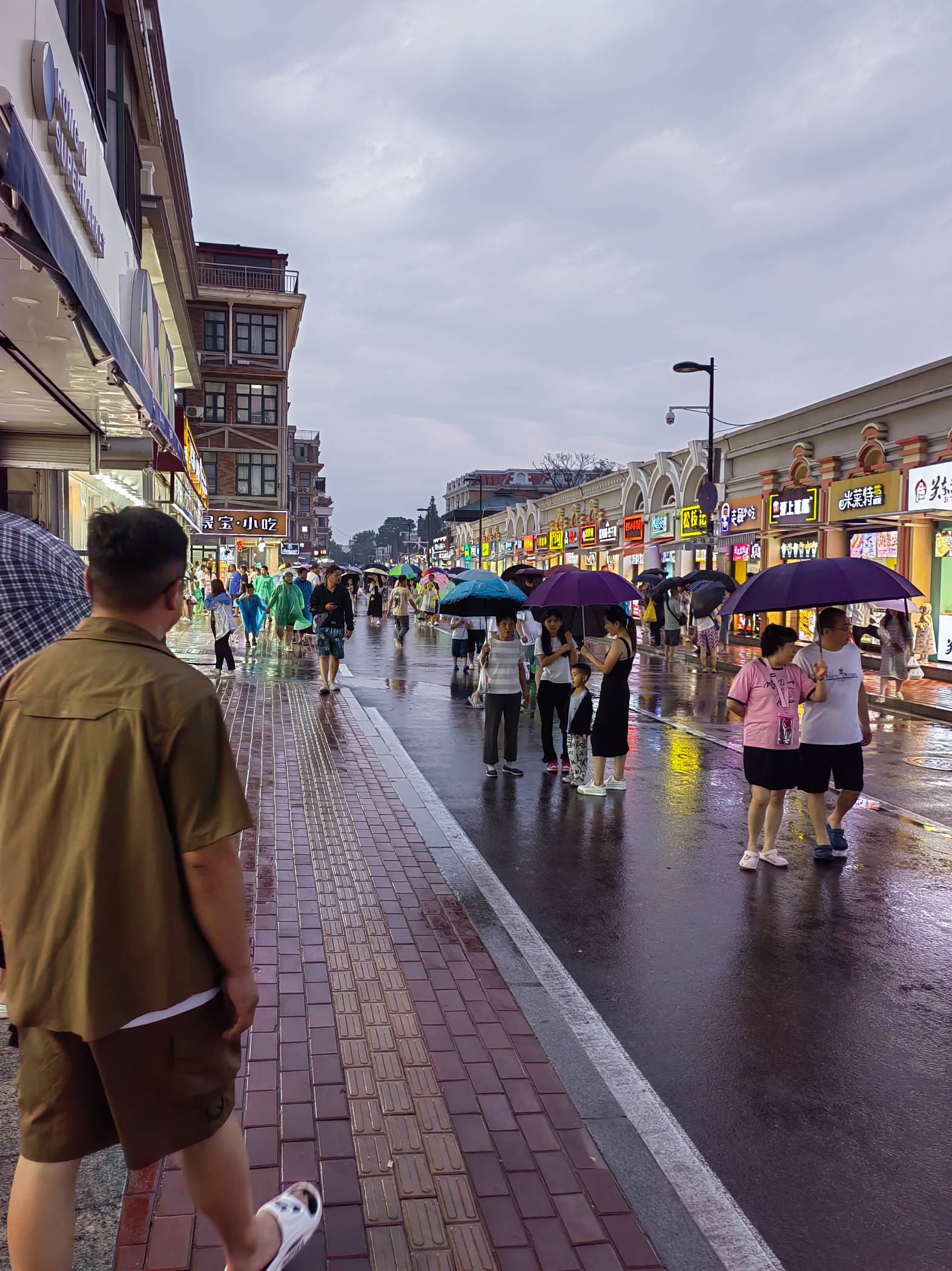 雨水浇不灭刘庄夜市之火