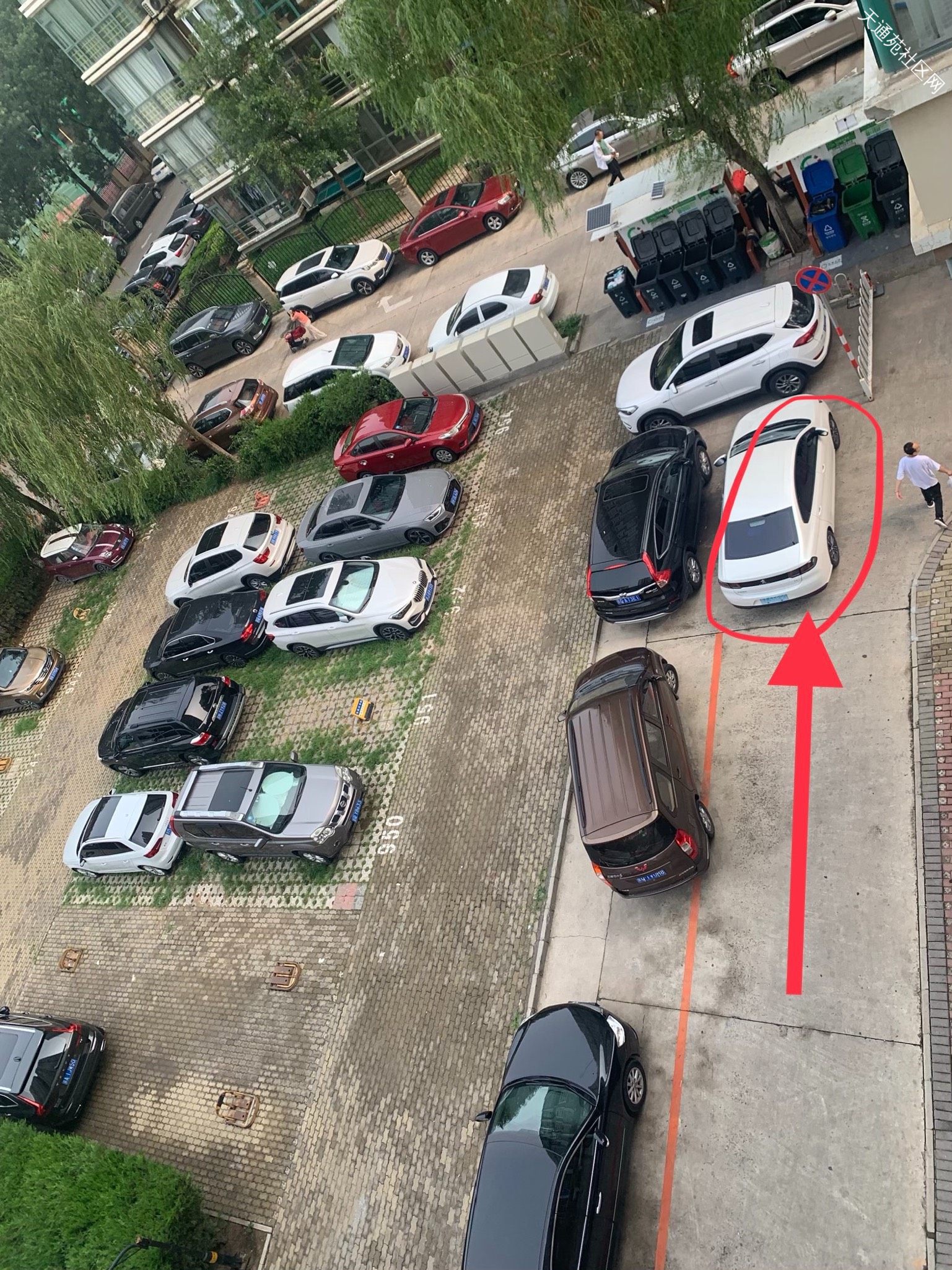 天通苑西三区15号楼路口违停现象再次出现!